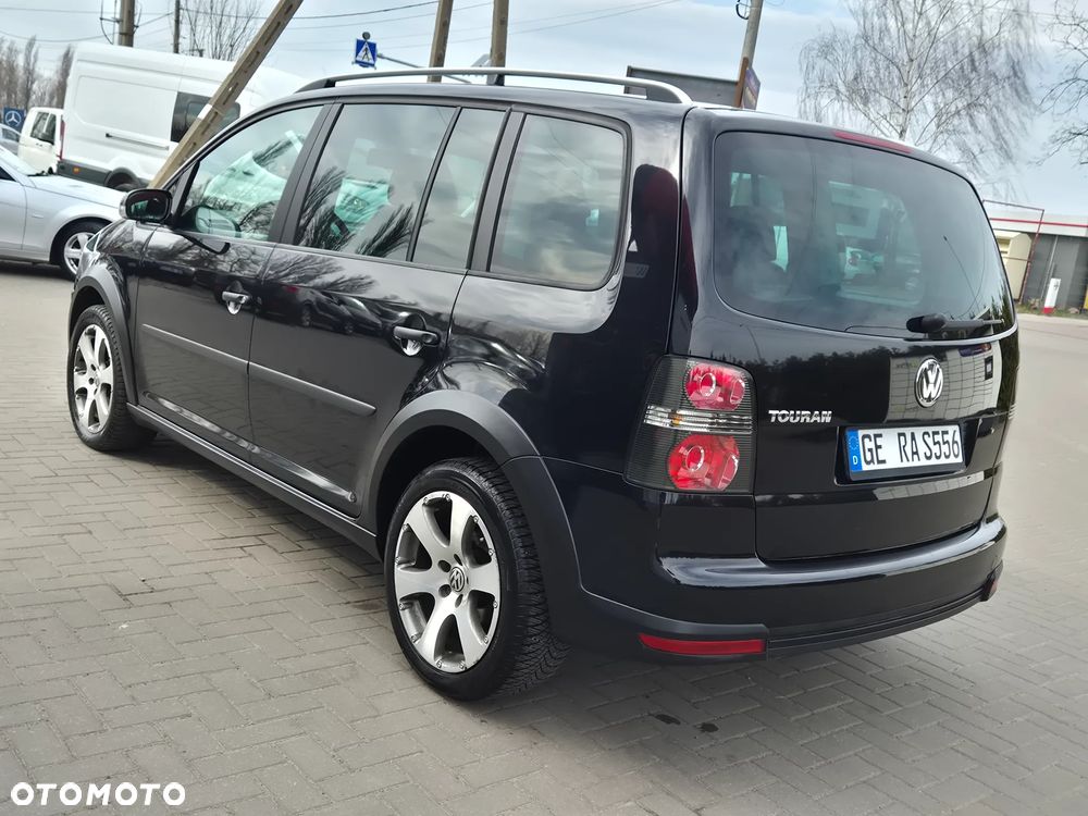 Volkswagen Touran 1.4 TSI Cross - 10