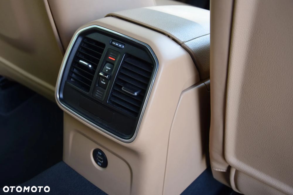 Porsche Macan Standard - 40