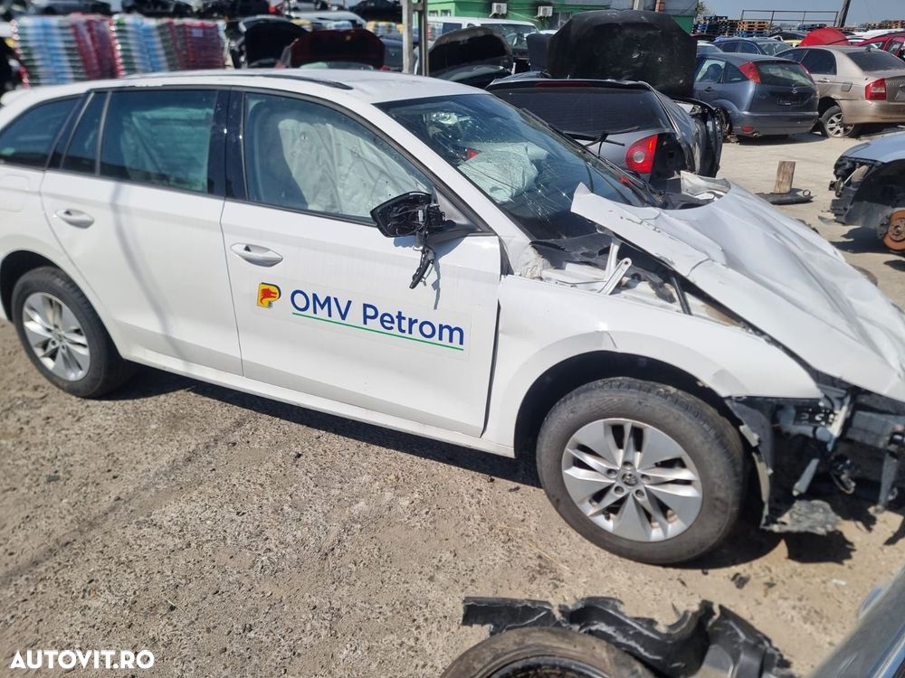 Grila ventilatie bord 5E4819701 Skoda Octavia 4 [2019 - 2024] 2.0 tdi - 4