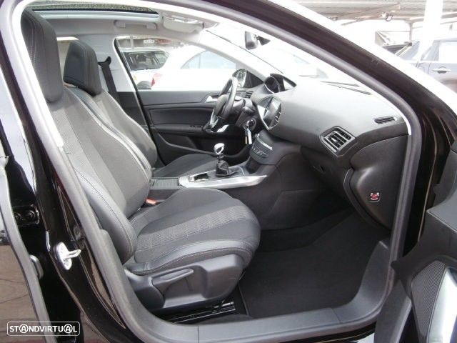 Peugeot 308 BlueHDi 130 Black Edition - 31