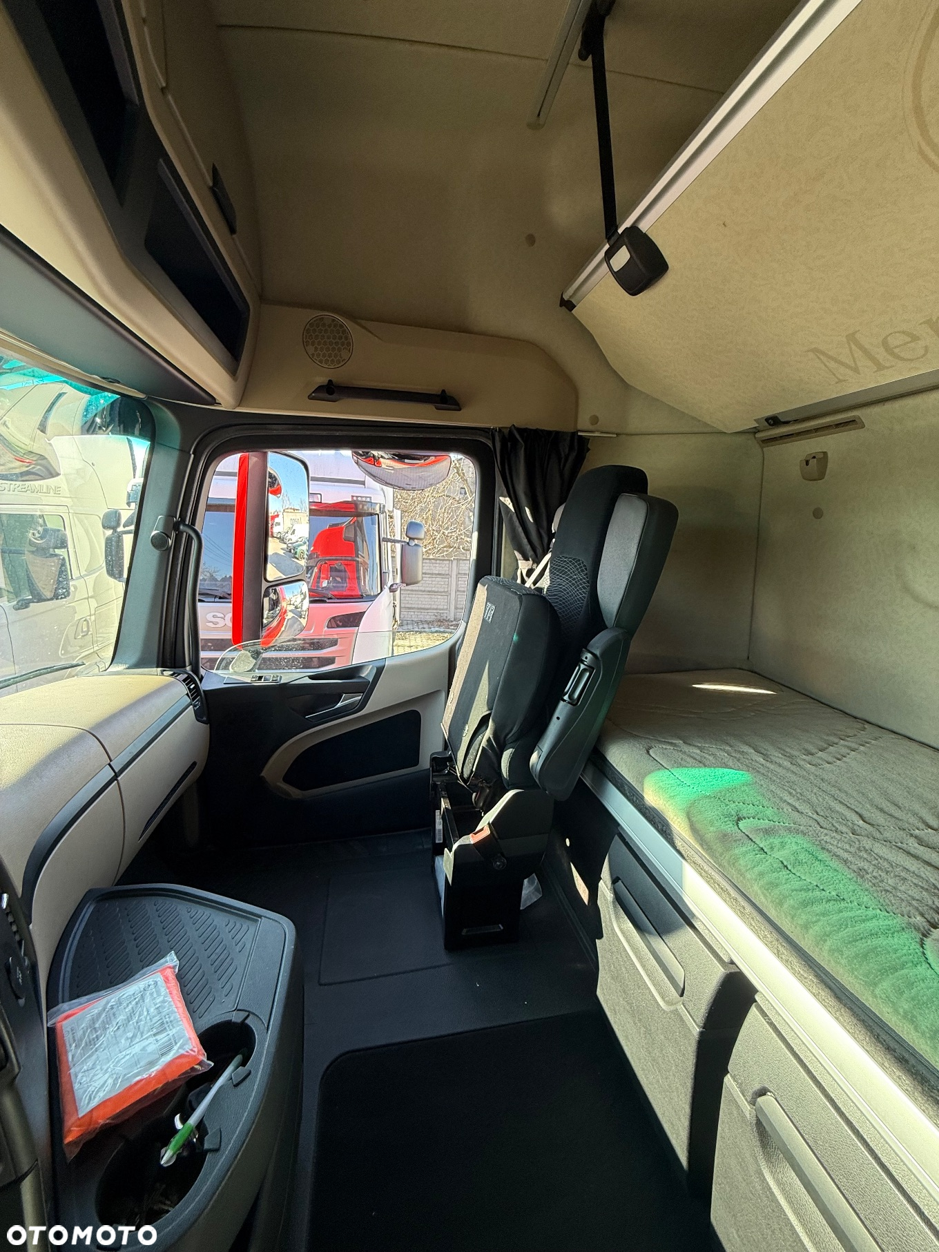 Mercedes-Benz Actros 2545 GigaSpace LowDeck - 29
