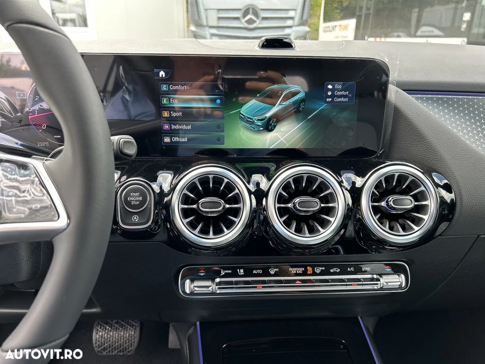 Mercedes-Benz GLA 220 4MATIC MHEV - 21