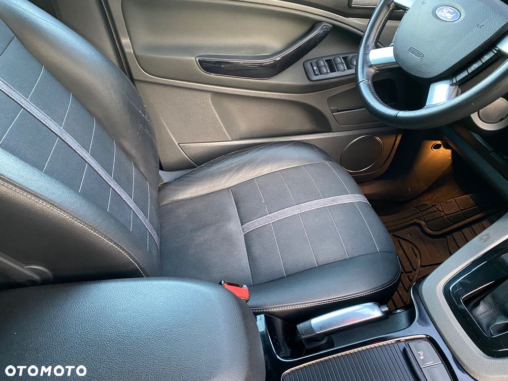 Ford Kuga 2.0 TDCi 4WD Titanium - 10