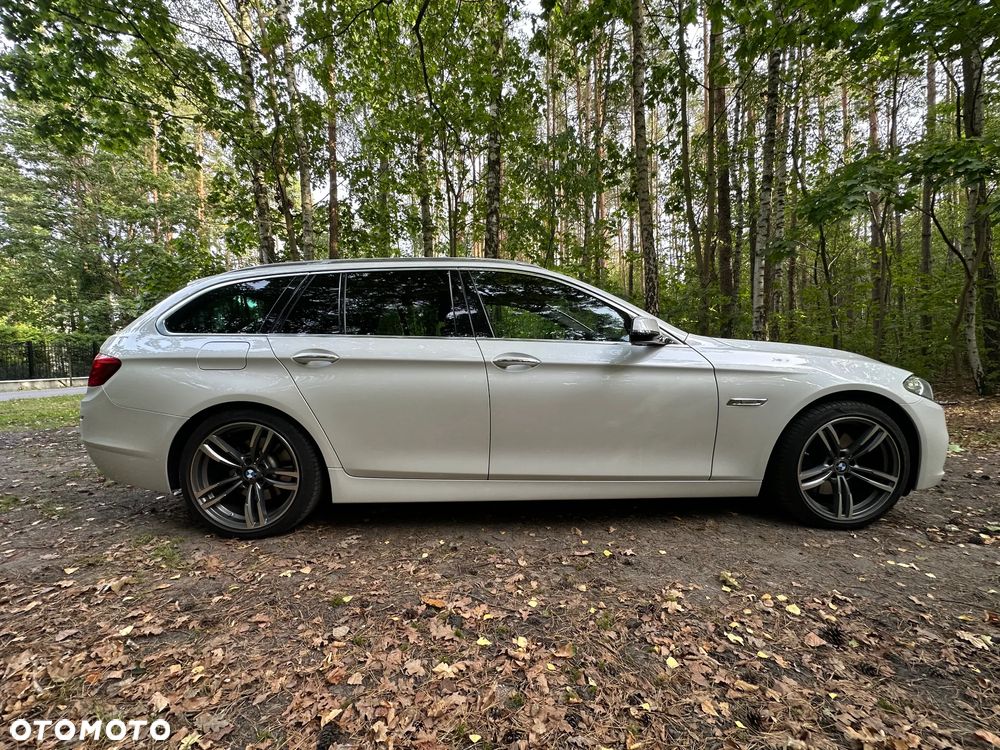 BMW Seria 5 525d Touring Luxury Line - 6
