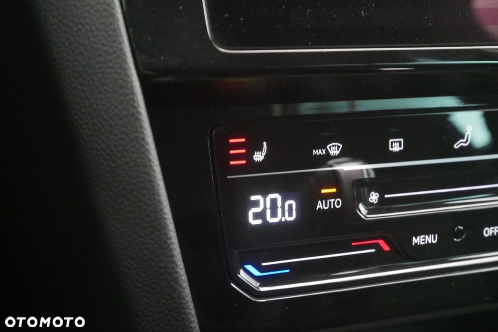 Volkswagen Passat Variant 2.0 TSI Elegance DSG - 27
