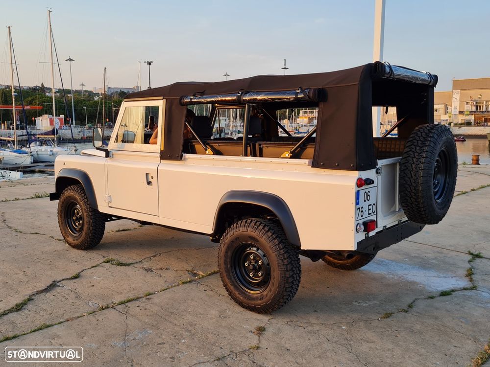 Land Rover Defender - 4