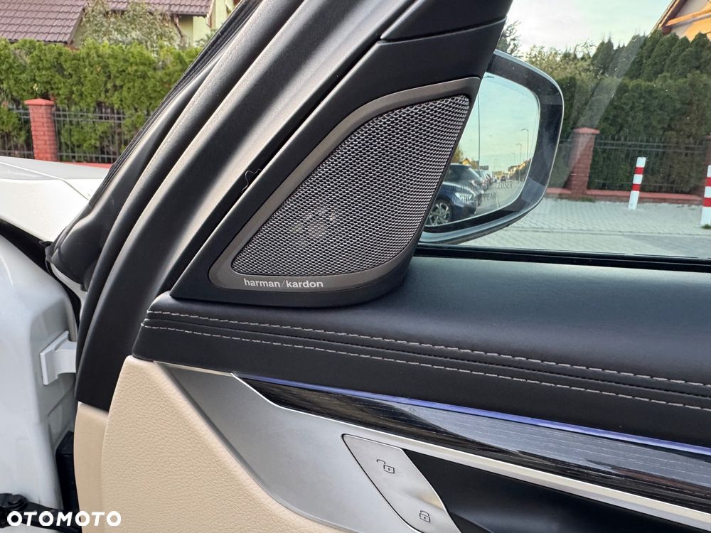 BMW Seria 7 740Li - 31