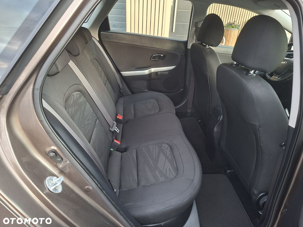 Kia Ceed - 9