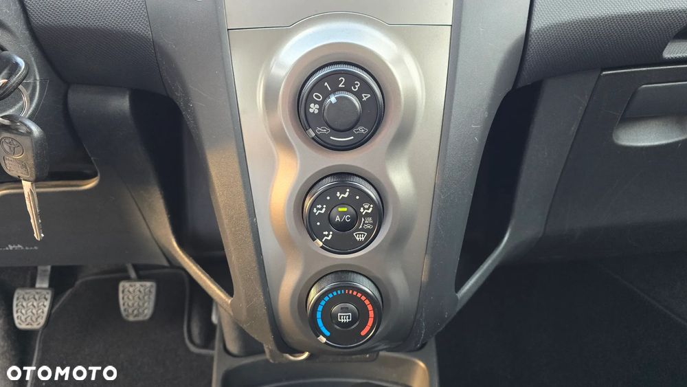 Toyota Yaris - 19