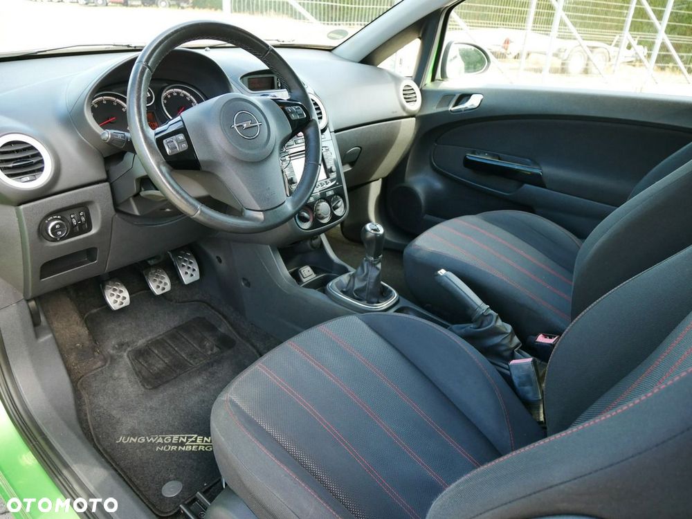 Opel Corsa 1.4 16V Sport - 4