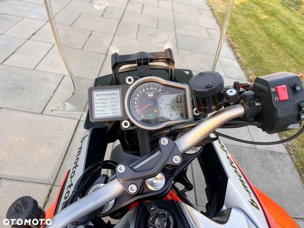 KTM Super Duke - 10