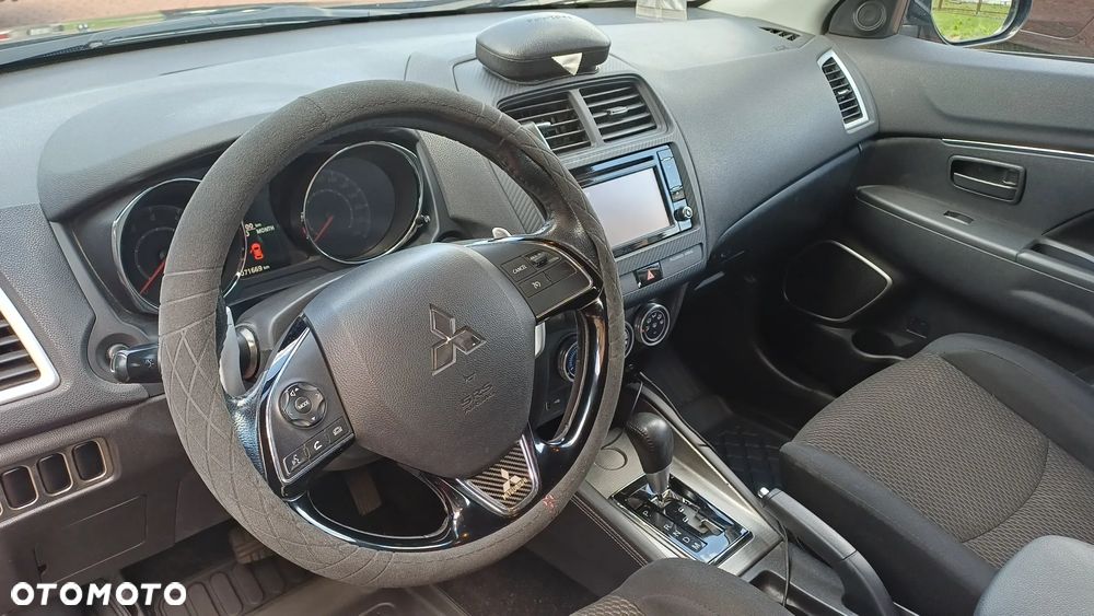 Mitsubishi ASX - 10