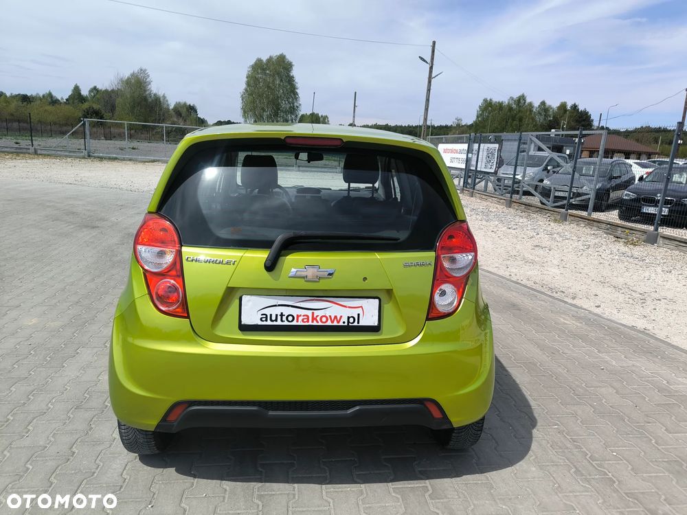 Chevrolet Spark 1.0 Base - 4