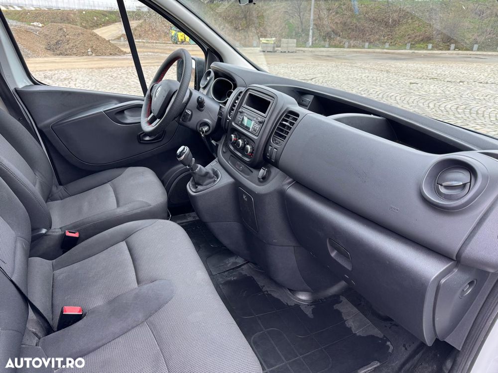 Renault Trafic 2.0 Blue dCi 120 Combi L1H1 8+1 locuri Authentique - 3