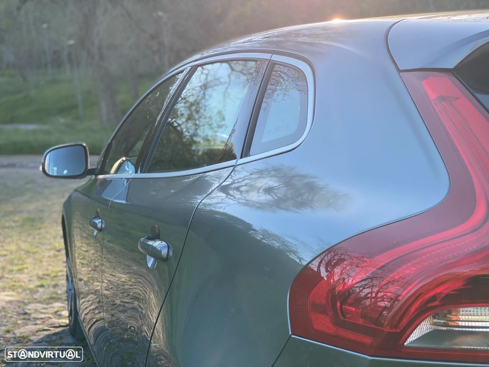 Volvo V40 1.6 D2 R-Design - 26