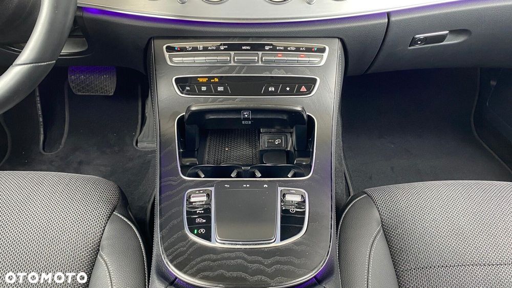 Mercedes-Benz Klasa E - 21