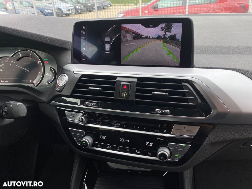 BMW X4 xDrive20d Advantage - 28