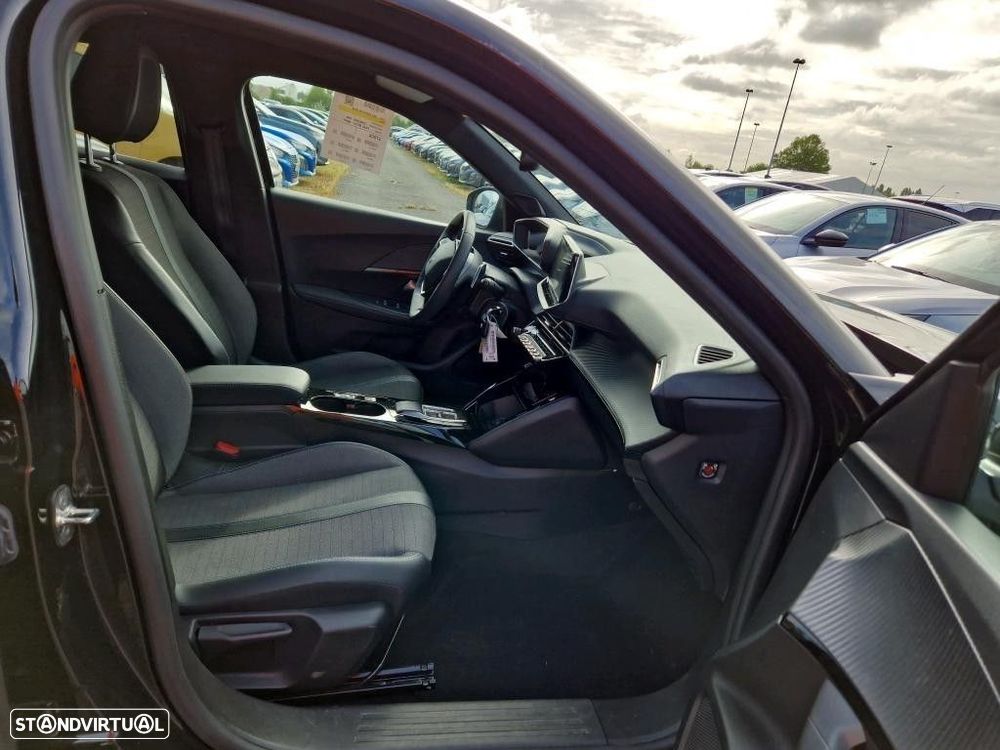 Peugeot 2008 1.2 PureTech Allure Pack EAT8 - 8