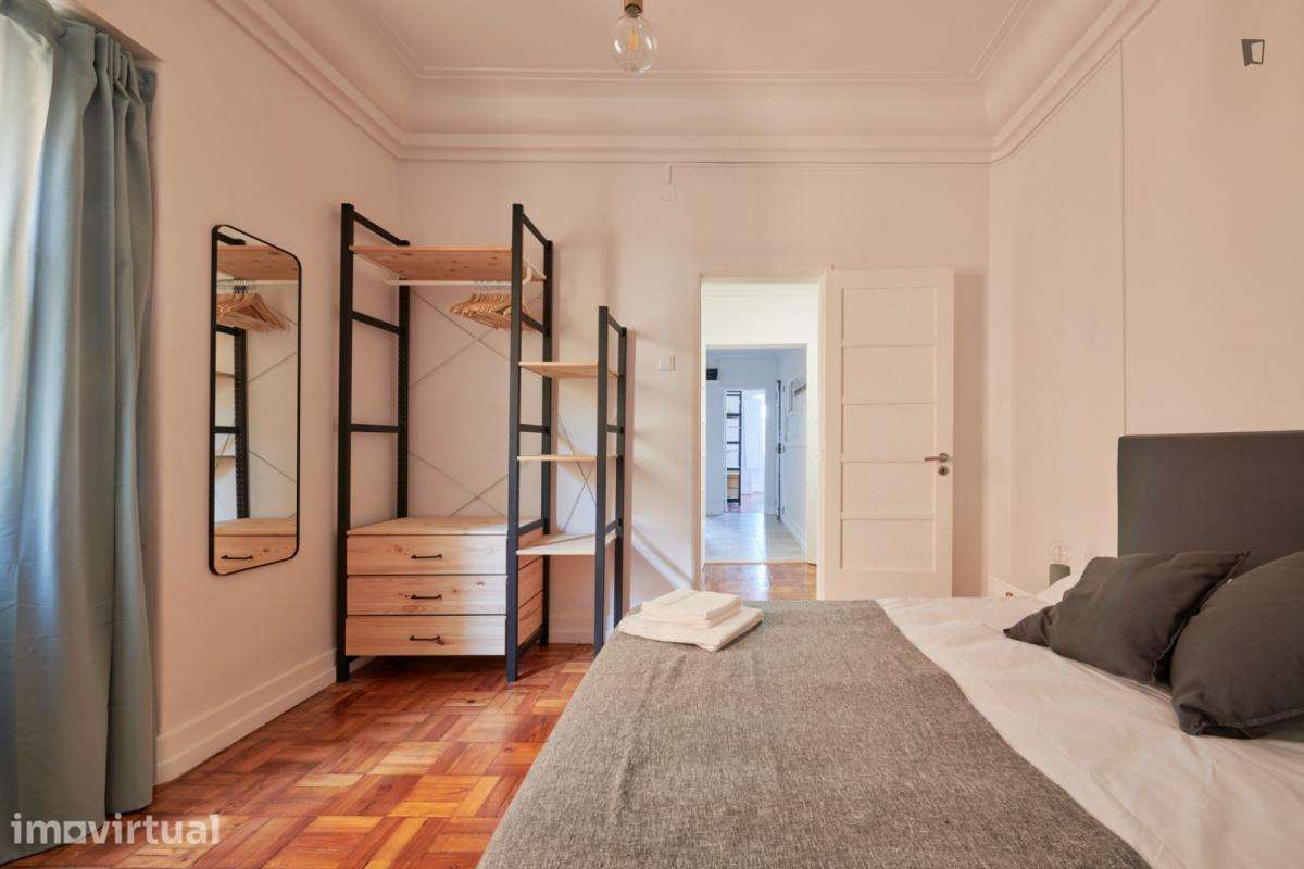 Quarto - localizado em Marquês de Pombal Lisbon - Grande imagem: 4/23