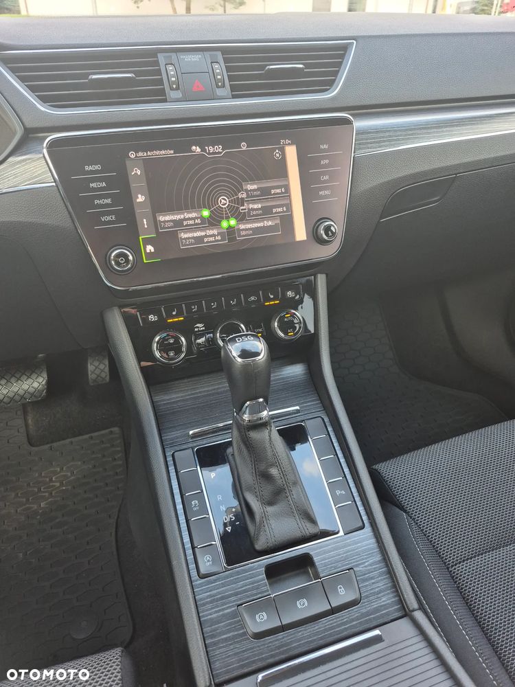 Skoda Superb 2.0 TSI DSG Style - 28