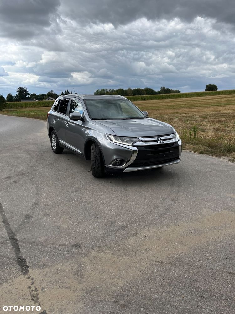 Mitsubishi Outlander 2.2 DI-D 4WD Automatik Diamant Edition - 3