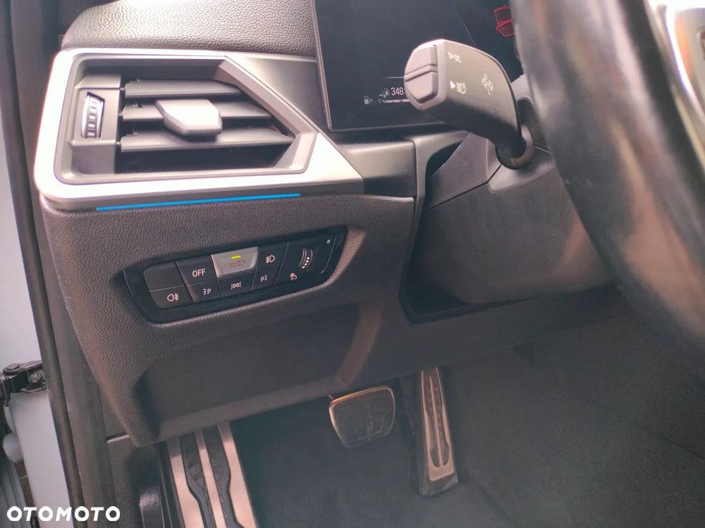 BMW Seria 3 330e M Sport - 19