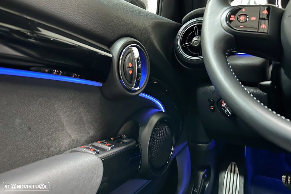 MINI 5 Portas Cooper S Premium JCW Auto - 47