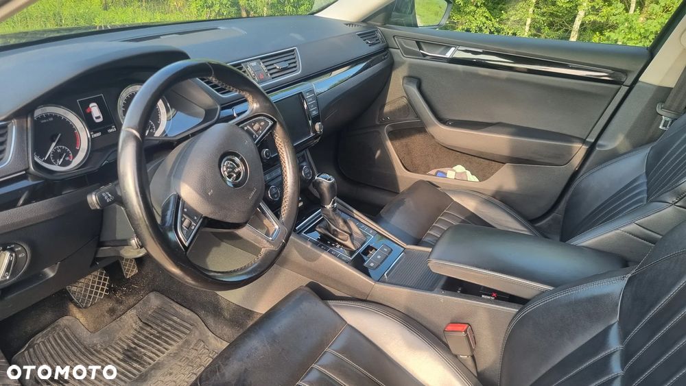 Skoda Superb 2.0 TDI 4x4 L&K DSG - 9