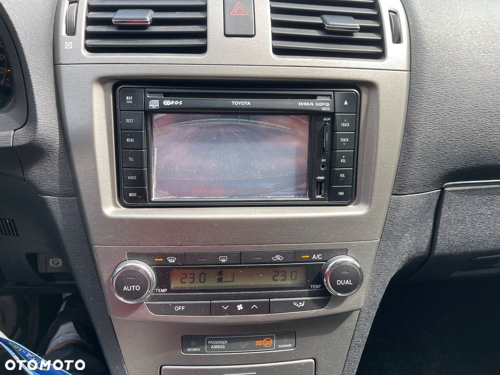 Toyota Avensis 2.2 D-4D Sol Plus NAVI - 25