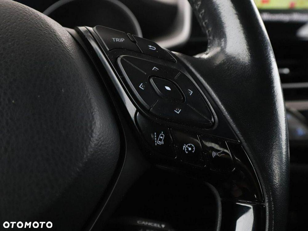 Toyota C-HR Business-Edition - 31
