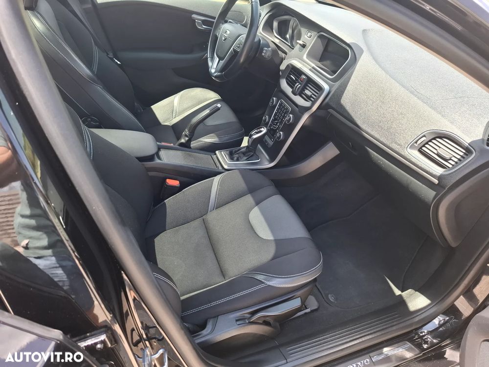 Volvo V40 D3 Aut. Momentum - 29