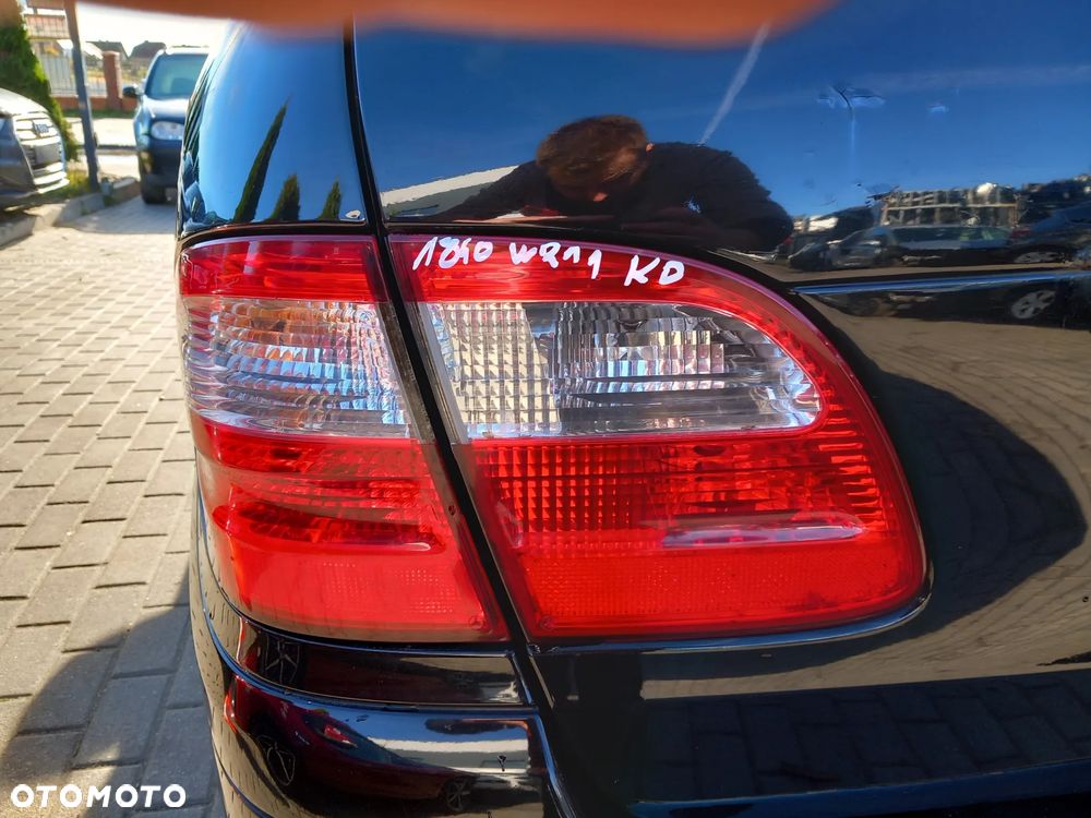 MERCEDE W211 LAMPA LEWA TYLNA LEWY TYŁ W KLAPE KOMBI