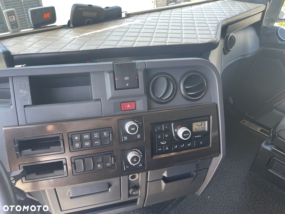 Renault T480 - 11