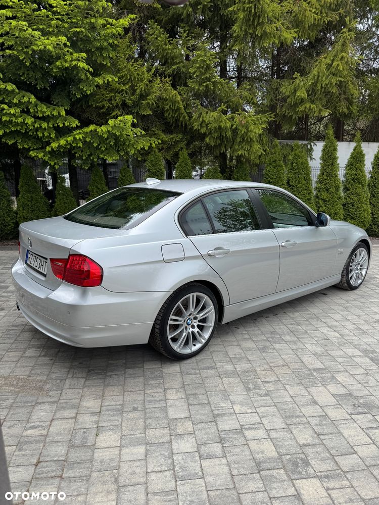 BMW Seria 3 330i xDrive Edition Sport - 5