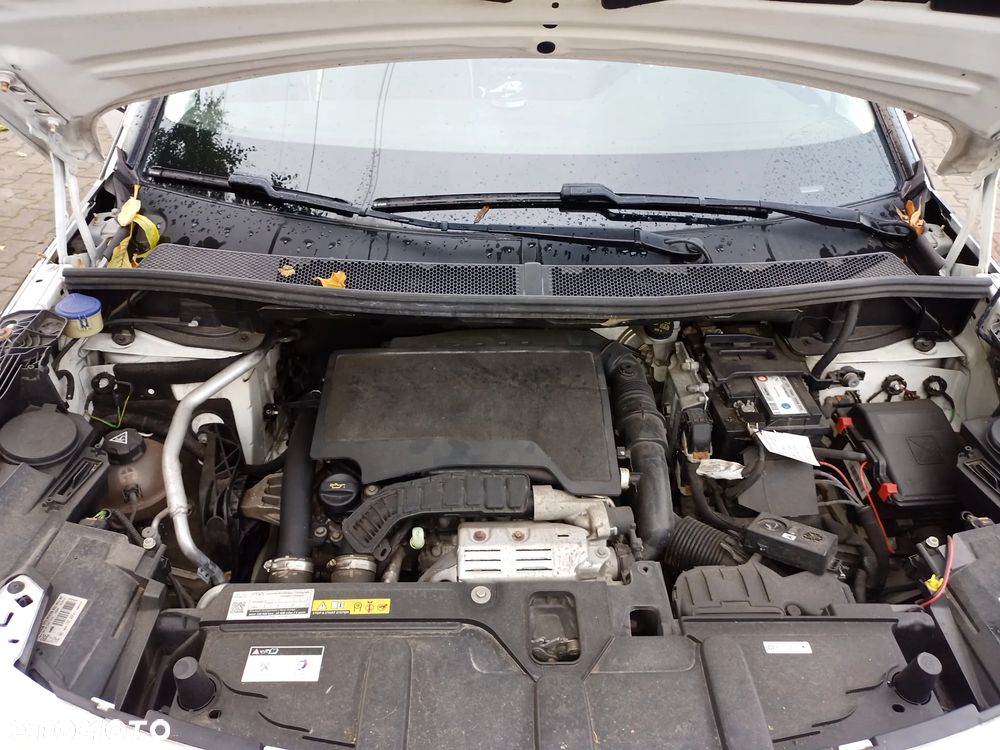 Peugeot 3008 1.2 PureTech Allure S&S - 10