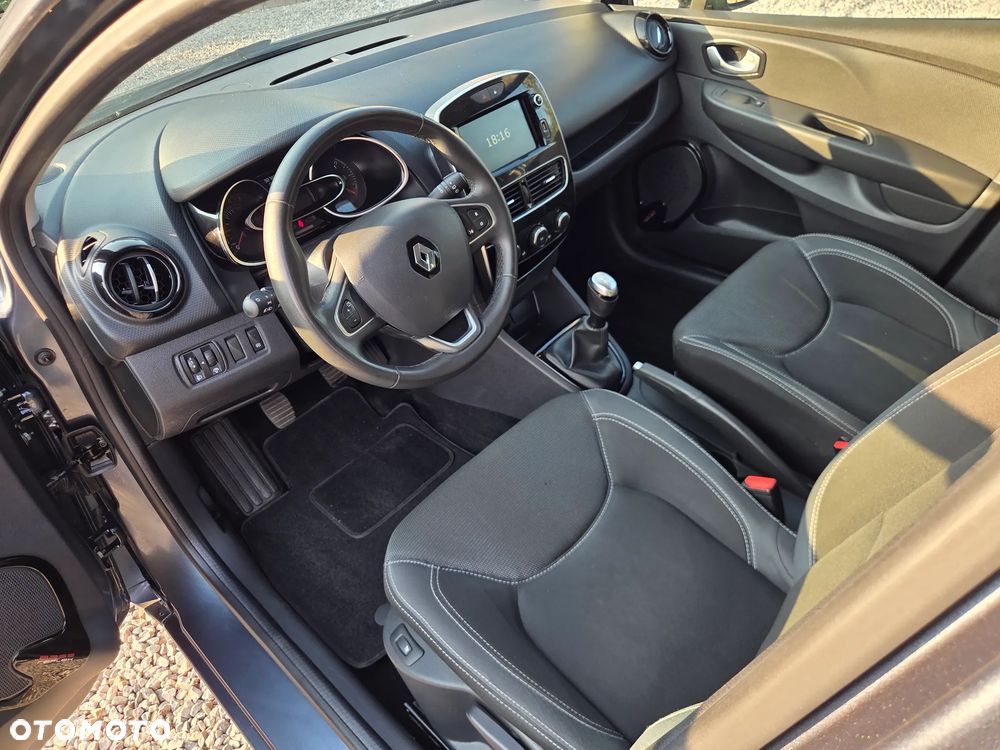 Renault Clio - 11
