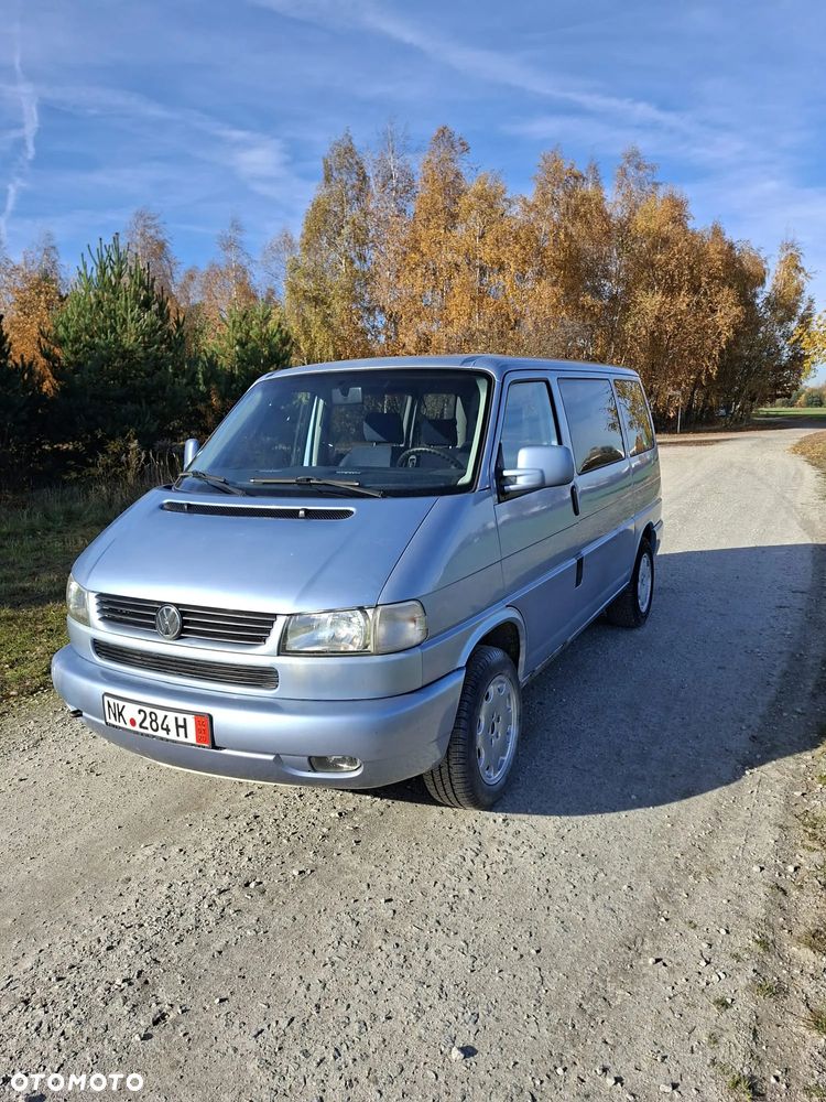 Volkswagen Transporter - 1