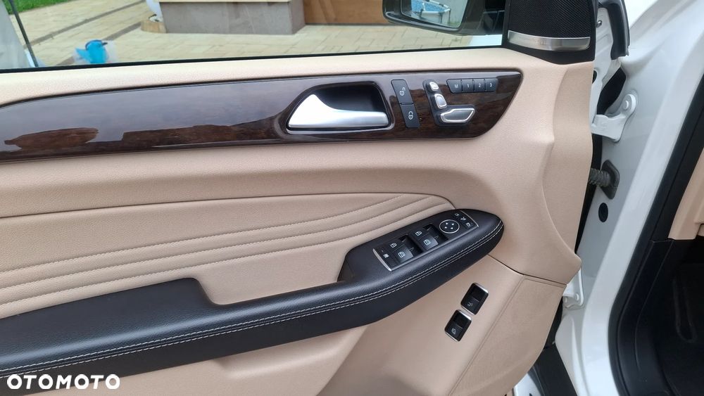 Mercedes-Benz GLE 350 d 4Matic 9G-TRONIC AMG Line - 17