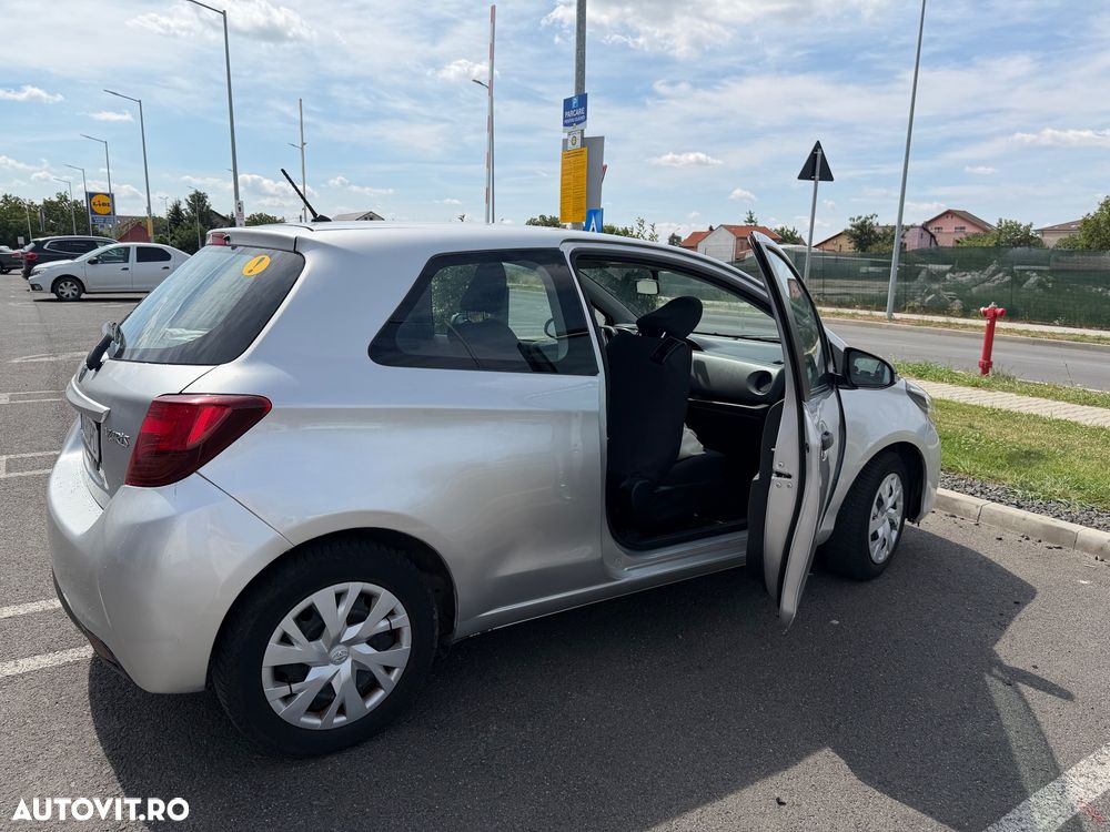 Toyota Yaris 1.0 VVT-i 3D Terra Start - 3