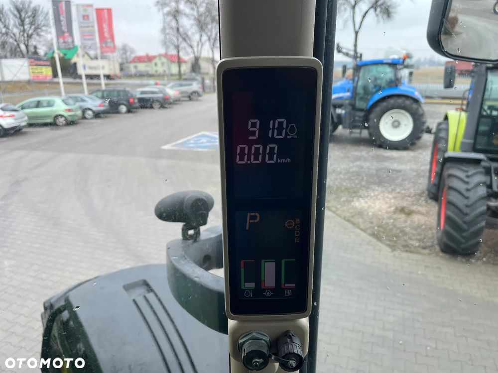 John Deere 7215 R - 17