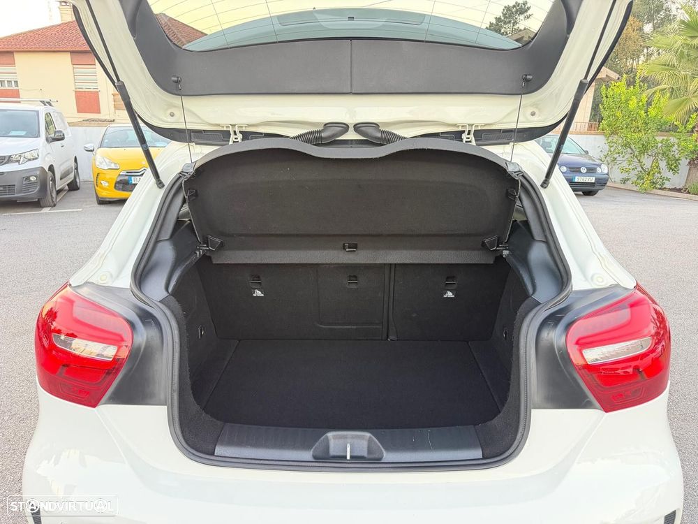 Mercedes-Benz A 180 d AMG Line - 6
