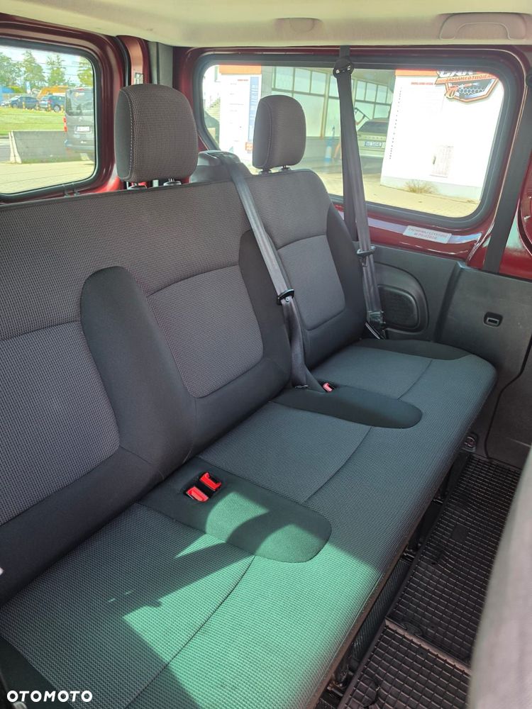 Renault Trafic 2.0 dCi - 9