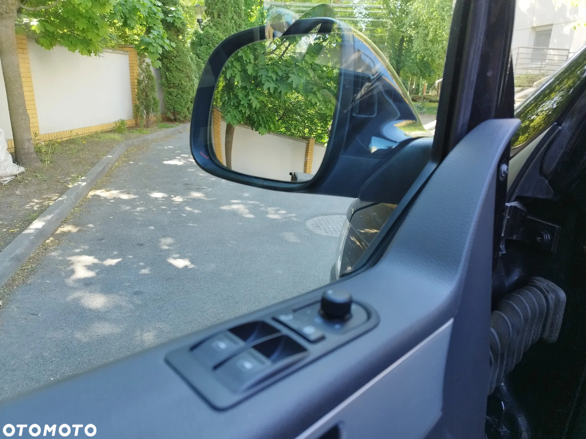 Volkswagen Multivan - 12