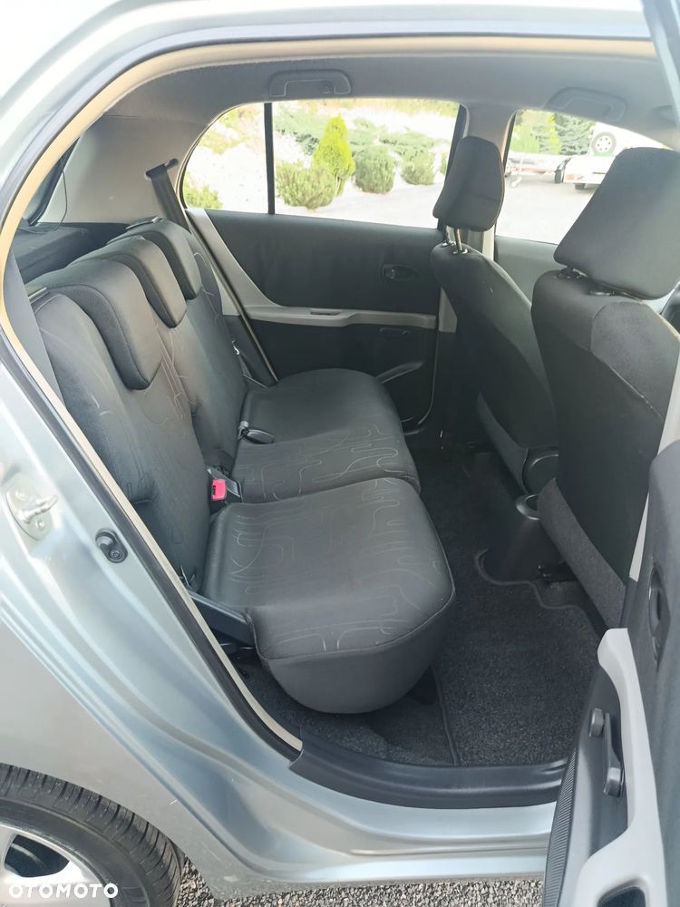 Toyota Yaris - 26