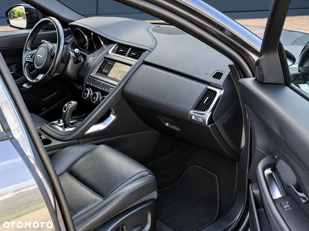 Jaguar E-Pace 2.0 i4P AWD R-Dynamic S - 8