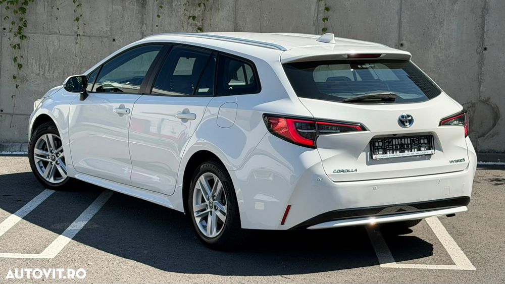 Toyota Corolla 1.8 HSD Business - 8
