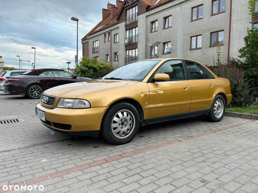 Audi A4 Limousine - 1