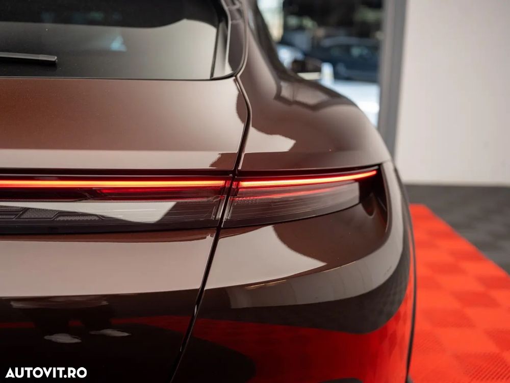 Porsche Taycan - 9