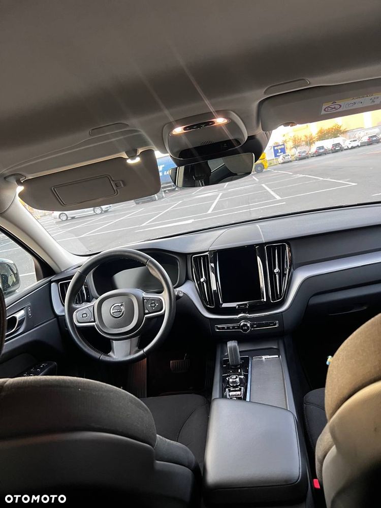 Volvo XC 60 B4 D AWD Geartronic Momentum Pro - 28