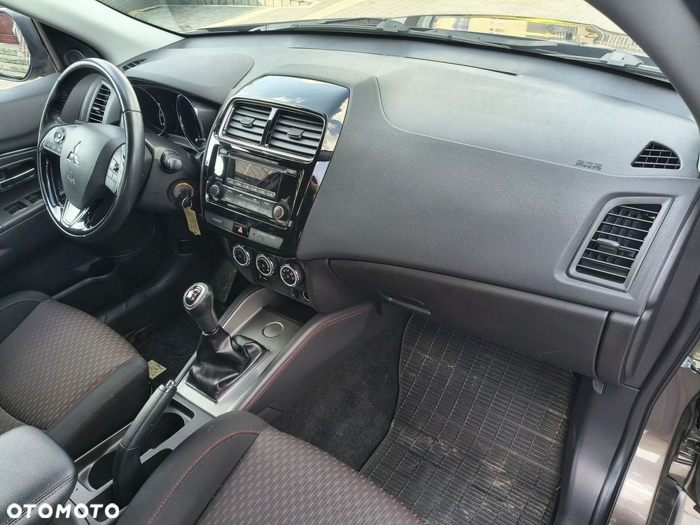 Mitsubishi ASX - 16